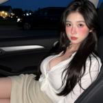 Hipnotizada por el olor del mecánico